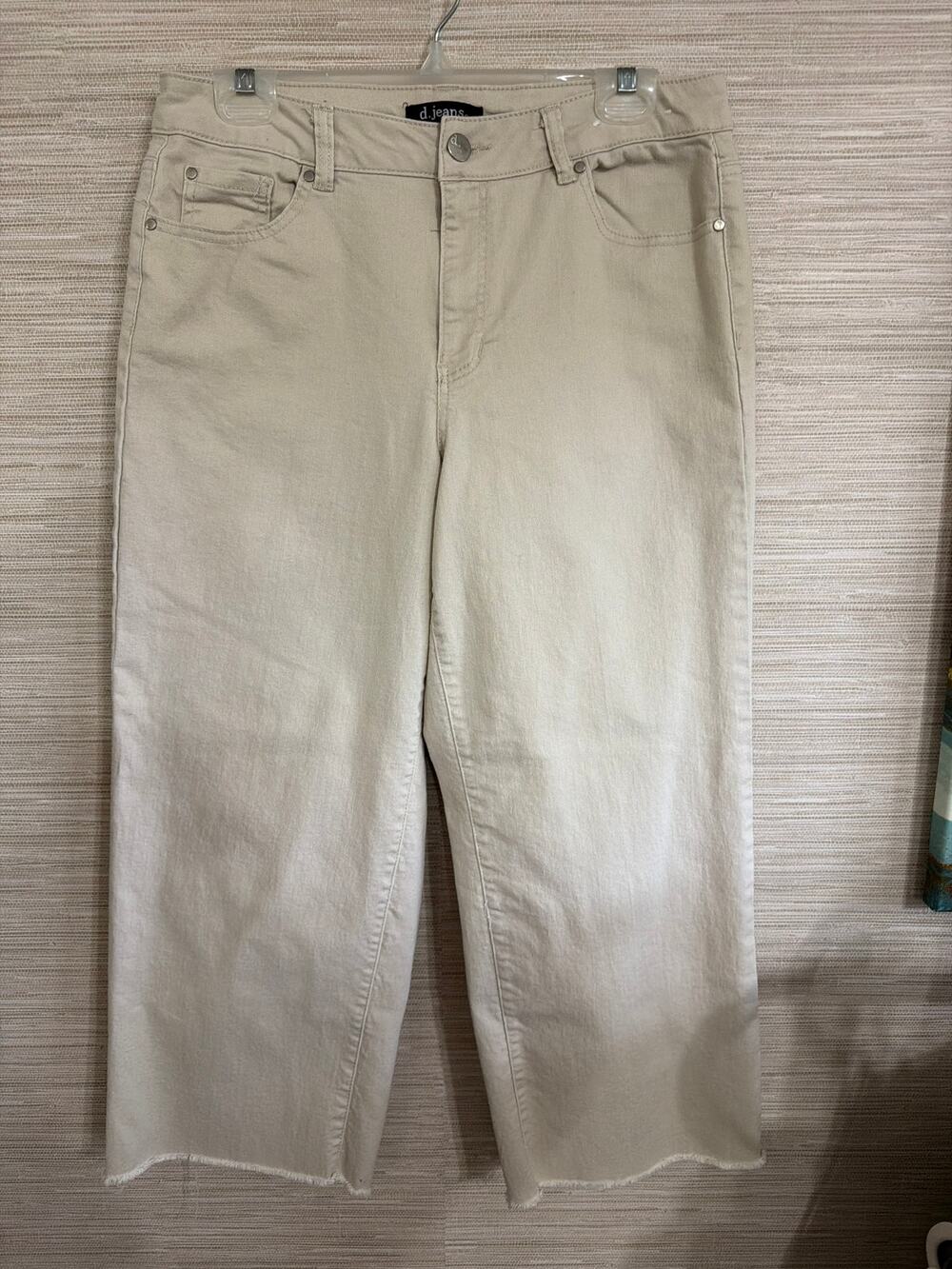 d. jeans women's cream colord wide leg crop jeans size 10